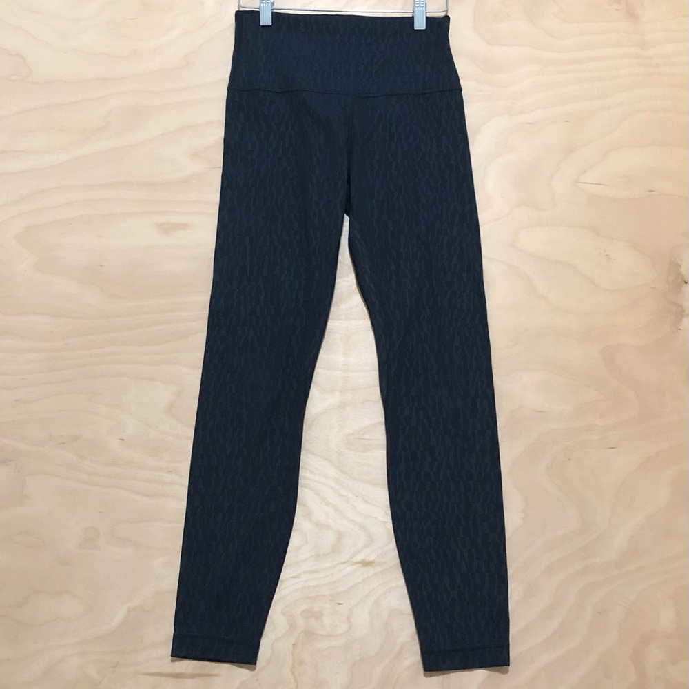 Lululemon Align Crop Leggings High-Waist Emboss Black 24 Inseam Workout Size 6.